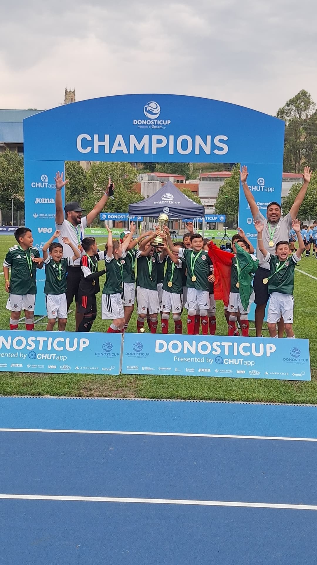 Campeones Apple Cup en la Donosti Cup